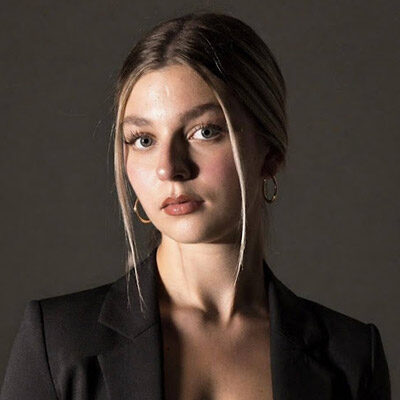 Anna's headshot